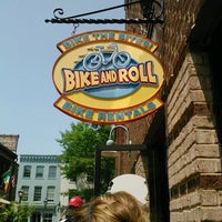 รูปภาพถ่ายที่ Bike And Roll DC โดย Theresa K. เมื่อ 6/28/2012