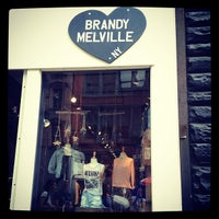 Brandy Melville Sohoの衣料品店