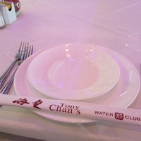 รูปภาพถ่ายที่ Tony Chan&#39;s Water Club โดย Chats C. เมื่อ 8/26/2012