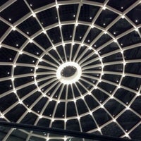 รูปภาพถ่ายที่ Meriden Mall โดย Bob B. เมื่อ 2/7/2012