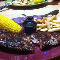 Photo taken at Applebee&#39;s by Aide C. on 5/10/2012