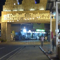 Photo taken at Siam Paradise Night Bazaar by Nanda F. on 8/24/2012