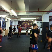Foto tirada no(a) Coban&amp;#39;s Muay Thai Camp por Gregory B. em 5/24/2012