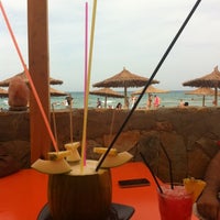 8/6/2012にCamilo A.がSurfing Beach Club FOOD &amp; DRINKで撮った写真