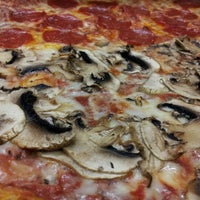 Photo prise au Providence Pizza Co par Joseph R. le7/16/2012