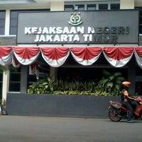 Photo taken at Kejaksaan Negeri Jakarta Timur by Eka S. on 8/14/2012