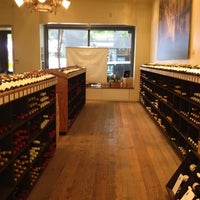 Foto tomada en Burgundy Wine Company  por Kfir S. el 7/26/2012