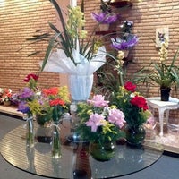Photo taken at Malva Rosa Floral Design by Gabriel Z. on 5/13/2012