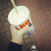 Foto tirada no(a) McDonald&amp;#39;s por Mini M. em 8/1/2012