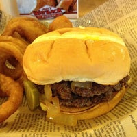 Foto tirada no(a) Wayback Burgers por Jahanzaib M. em 6/15/2012