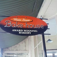 Photo taken at Main Street Bakehouse by Pundie Z. on 7/15/2012