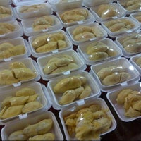 Photo taken at Durian Stall @ Bugis Street by mayang h. on 9/7/2012