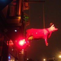 7/27/2012 tarihinde Russellziyaretçi tarafından Holy Cow Nightclub'de çekilen fotoğraf