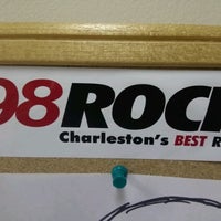 รูปภาพถ่ายที่ My 98 Rock โดย Paul S. เมื่อ 3/28/2012