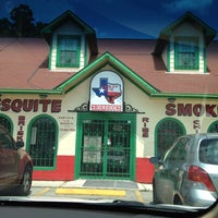 Photo taken at Texas Que Smokehouse by Sulaiman on 6/24/2012