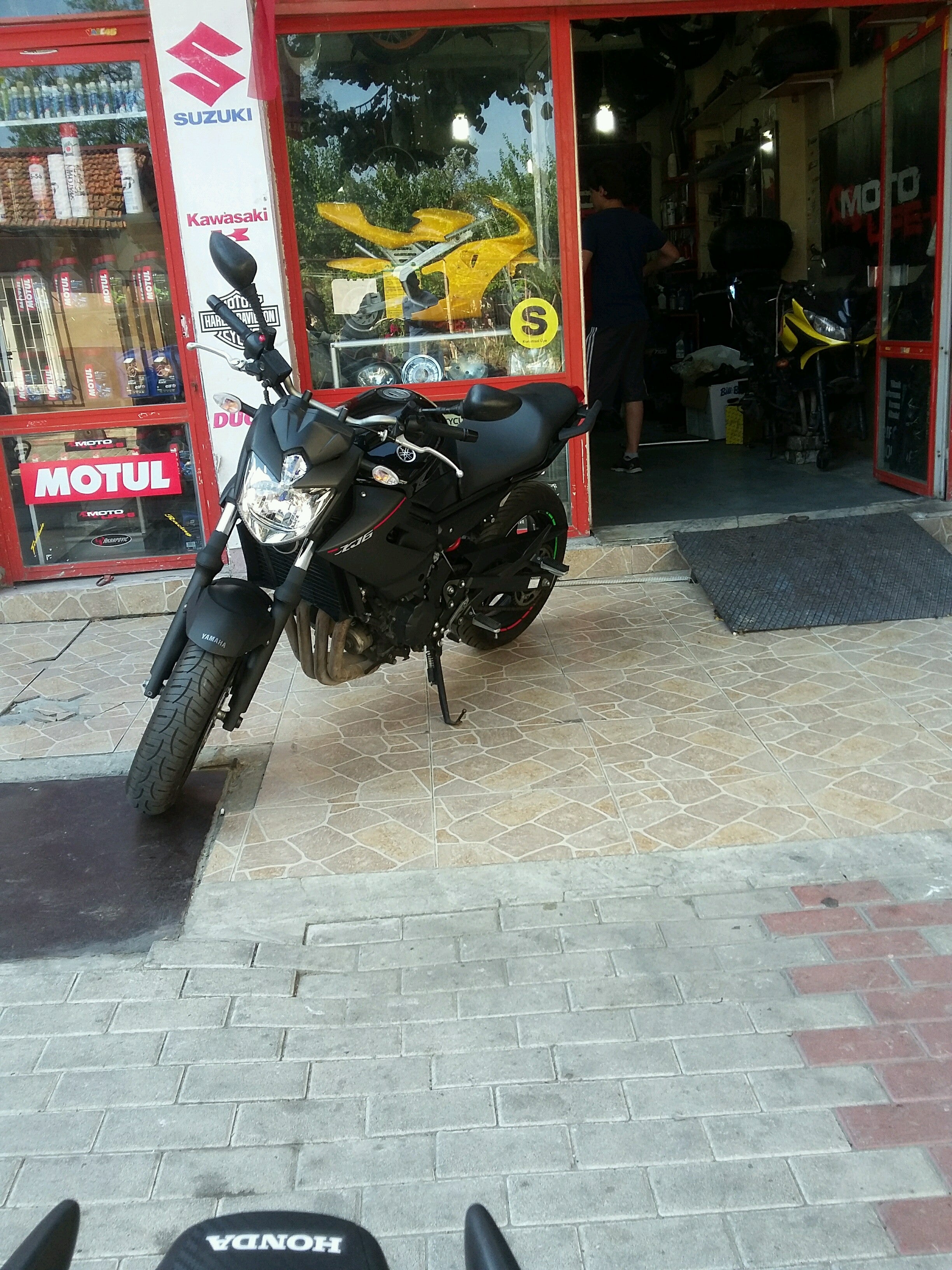 photo of moto life-b