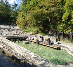 草津の定番 湯畑と食べ歩きを楽しむ旅 群馬 草津温泉の旅行モデルコース こころから