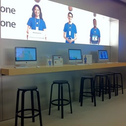 Apple Highland Village, 4012 Westheimer Rd, Houston, TX, Computers