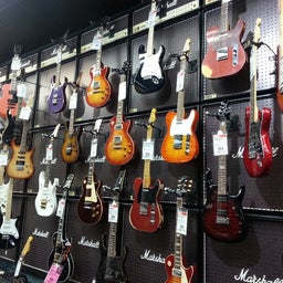 Guitar center top boylston street