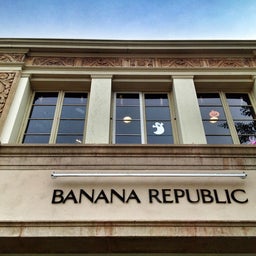 banana republic the grove hours