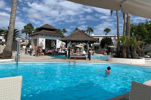 H10 Sentido White Suites