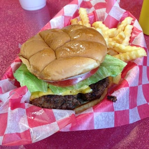 The 7 Best Places for Cheeseburgers in Branson