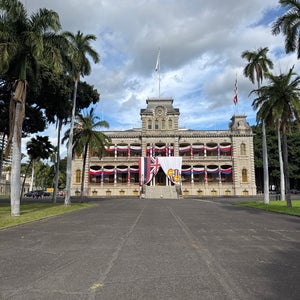 ??Iolani Palace