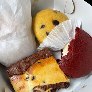 The 11 Best Places for Vanilla Cake in Philadelphia