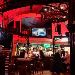 The 13 Best Places for Cheap Drinks in Dublin