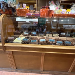 Laguna Negra Chocolates