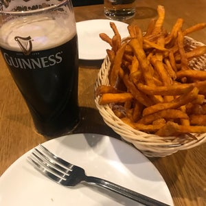Wades Bar & Grill