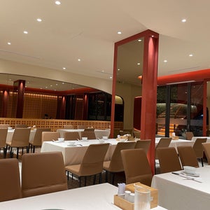 DLions Restaurant