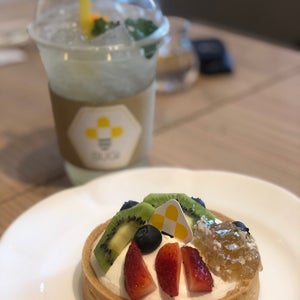 Sugi Bee Garden Café (�?ุ�?ิ �?ี การ�?�?�?�?�? �?า�?�?�?)