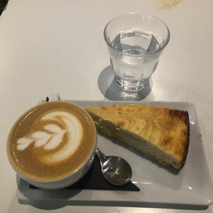 La Pelle Café