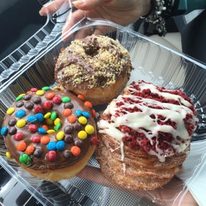 The 13 Best Places for Donuts in Mid-City West, Los Angeles