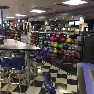 The 9 Best Bowling Alleys in Chicago