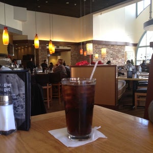 California Pizza Kitchen cafes in Pasadena