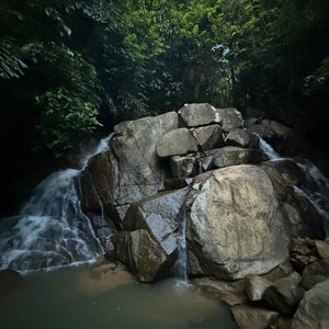 Kathu Waterfall (??ำ?กกะ?ู?)