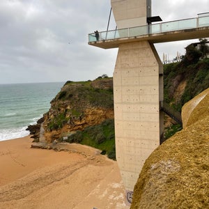 Elevador da praia do Peneco