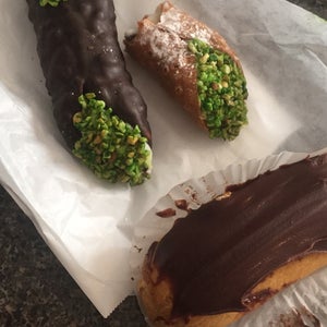 The 15 Best Places for Cannoli in Chicago