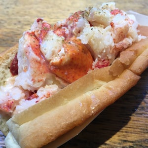 The 15 Best Places for Shrimp Rolls in New York City