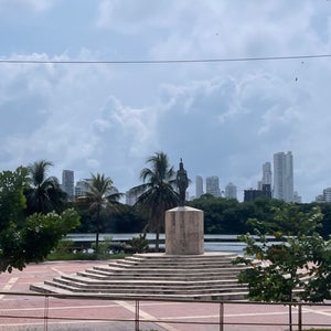 Monumento India Catalina