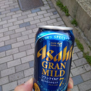 FamilyMart (???????????? 名????場???)
