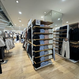 UNIQLO ?????