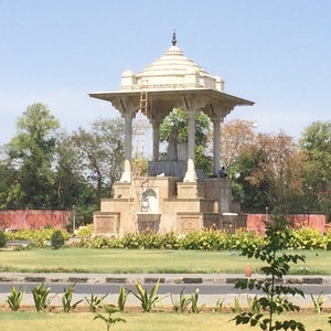 Statue Circle