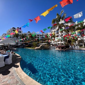 The 15 Best Places with a Happy Hour in Cabo San Lucas