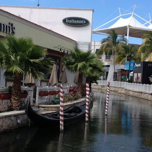 The 15 Best Places for Malls in Cancún