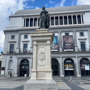 Plaza de Isabel II