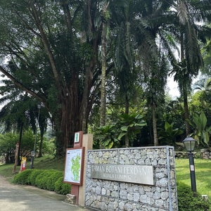 Perdana Botanical Garden (Taman Tasik Perdana)