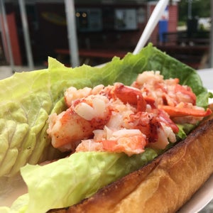 The 13 Best Places for Lobster Rolls in Islip